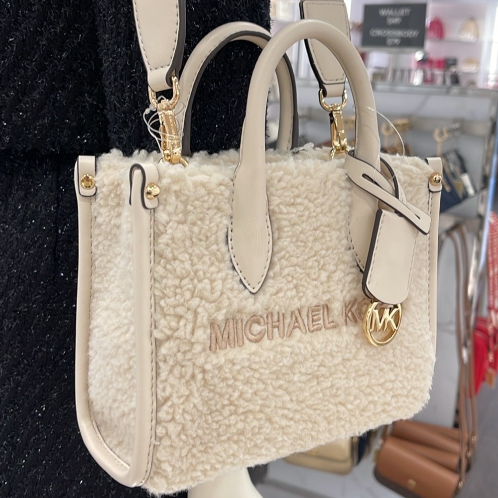 Michael Kors Mirella Extra-Small Sherpa XS SHOPPER XBODY
SHEARLING Crossbody TZ - Picture 1 of 16